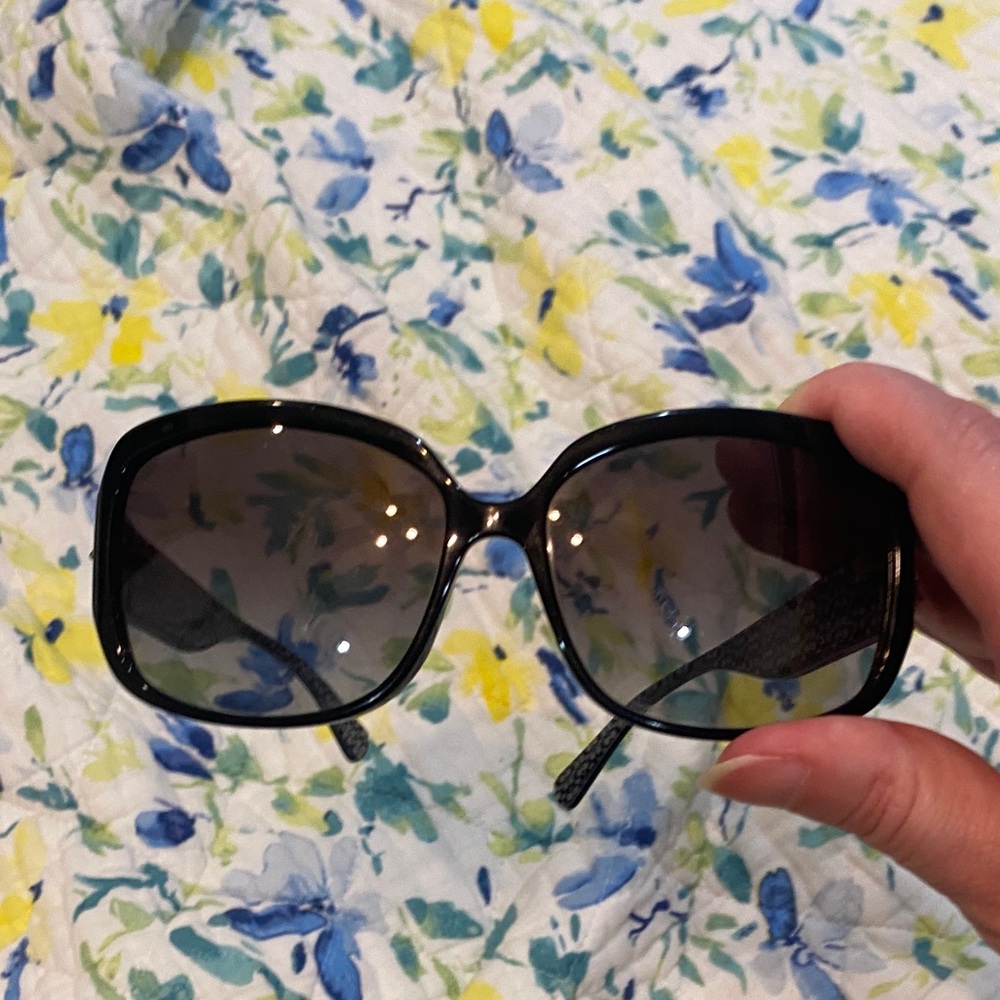 Coach sunglasses with case HC8027(L902 Scarlett)